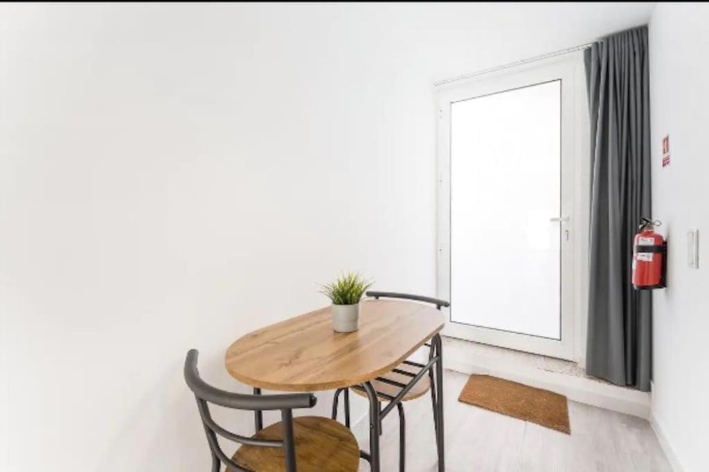 Opo - Fantastic Studio With Garden OOporto Exteriör bild